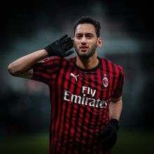 并迫使进攻 并迫使进攻